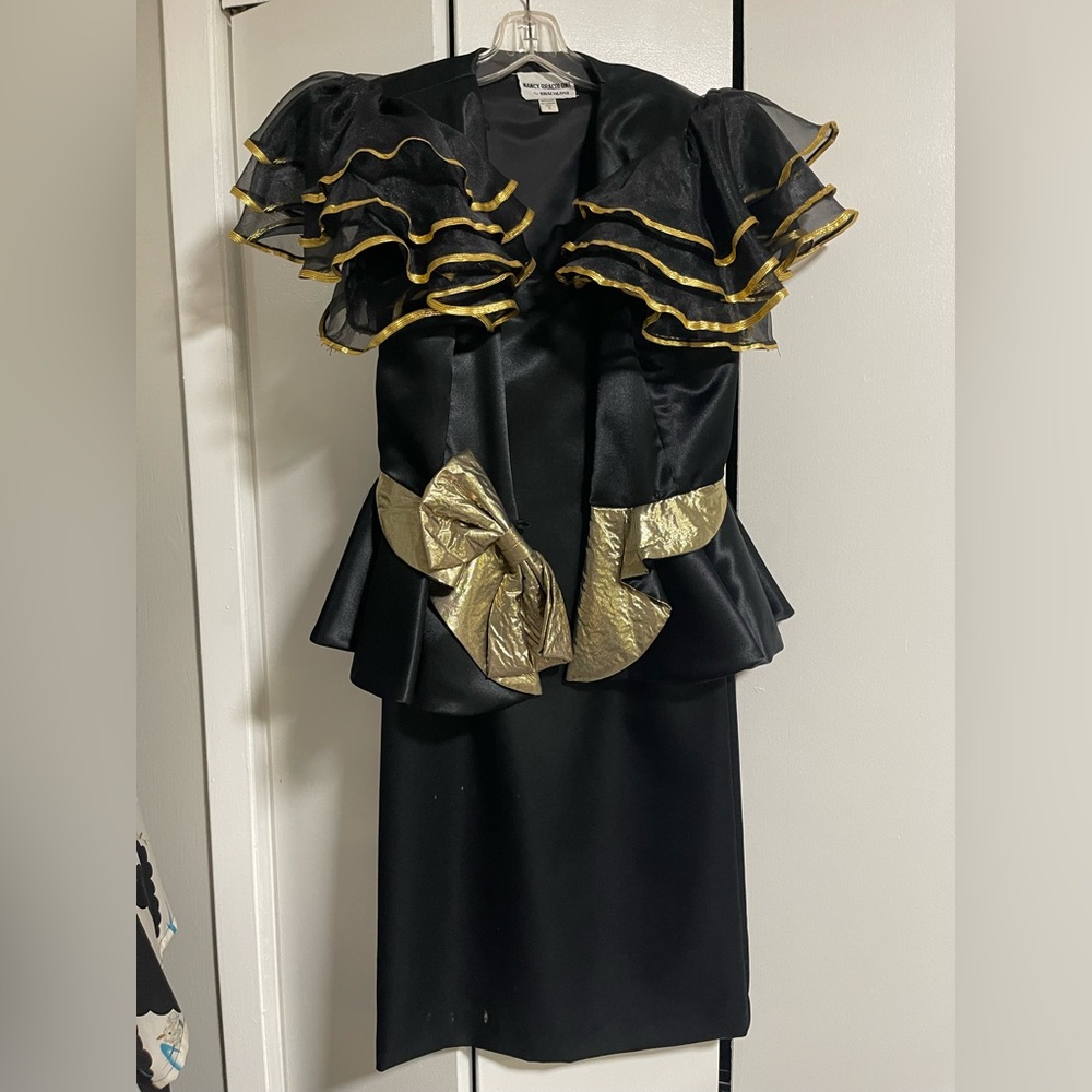 Elegant Black & Gold Ruffle Peplum Prom Dress